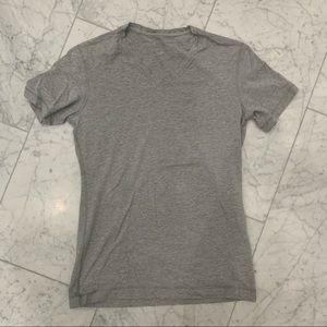 Men’s Lululemon 5 year basic V neck tshirt